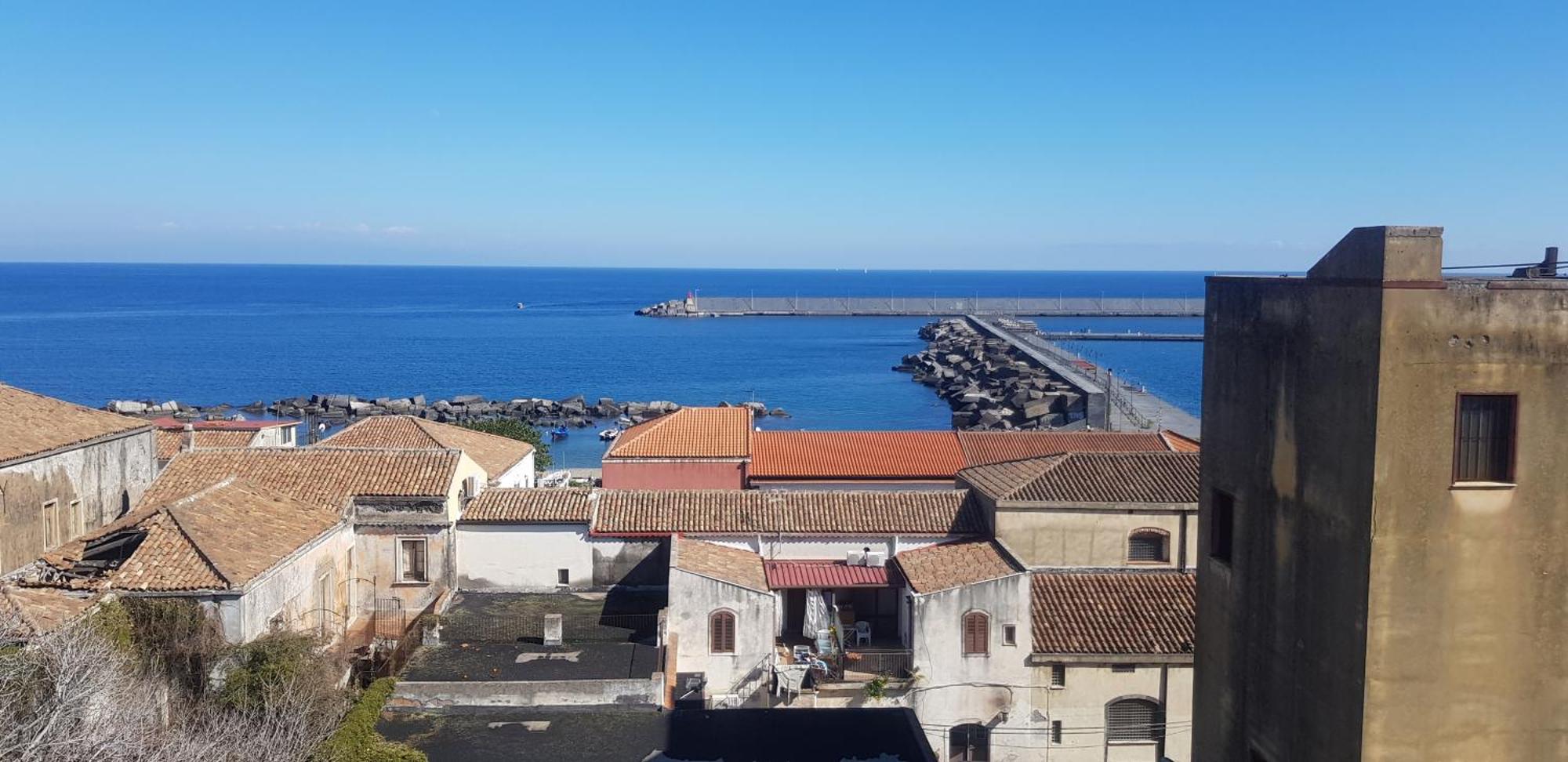 リポストAlba Marina E Tramonti Etneiアパートメント エクステリア 写真