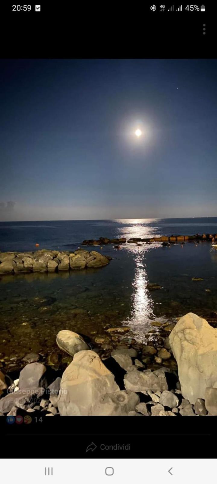 リポストAlba Marina E Tramonti Etneiアパートメント エクステリア 写真